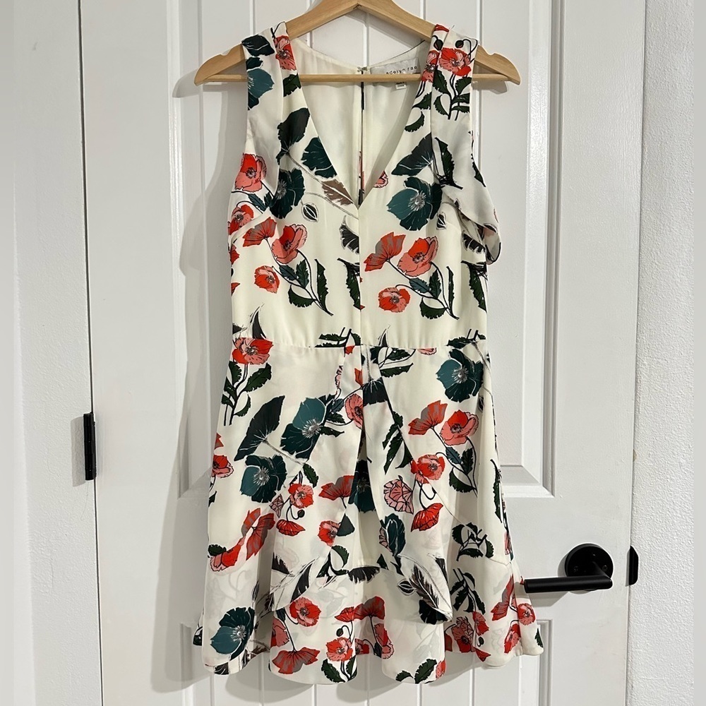NWOT Adelyn Rae Floral Mini Dress